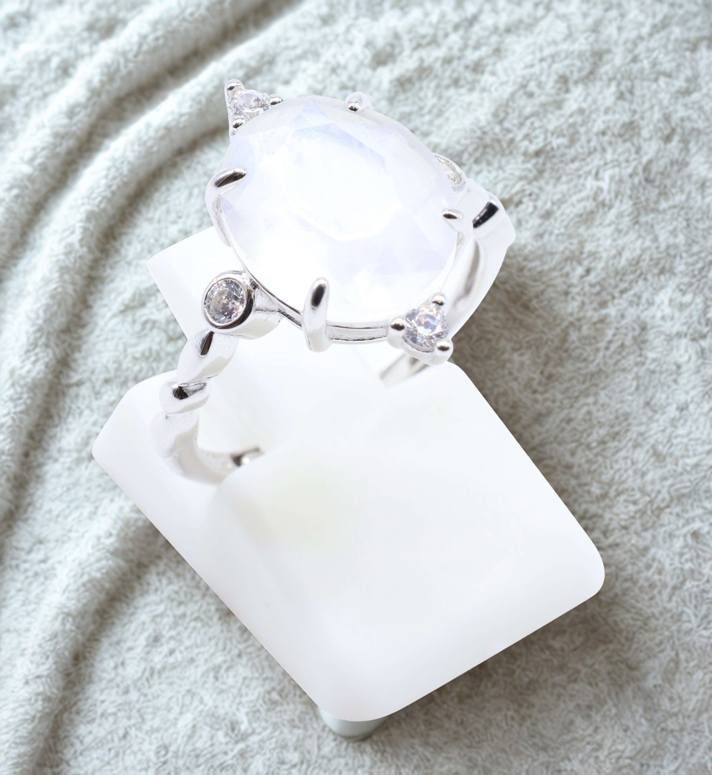 Moonstone Intuition Energy Ring – 925 Silver Platinum Plated